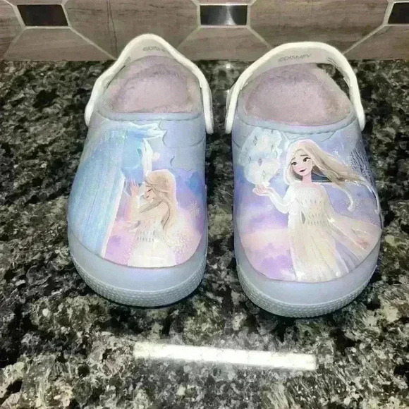 Crocs Fun Lab Little Kids Fur-Lined Disney Frozen II Clog - Size C12 - Picture 2 of 16